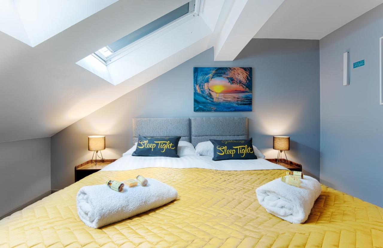 The Llangollen - Berwyn House Wrexham Bagian luar foto